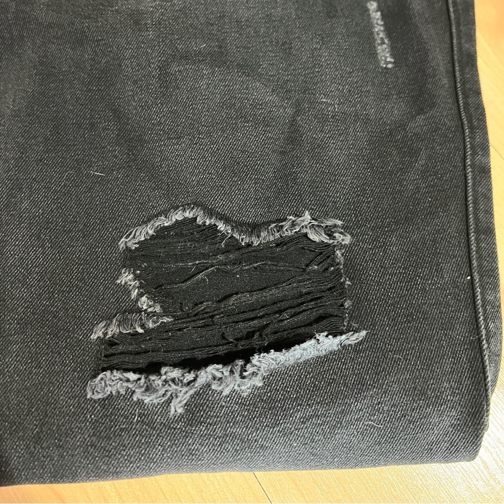HT Boyfriend Low Rise Distressed Denim - NWT (sz 5)